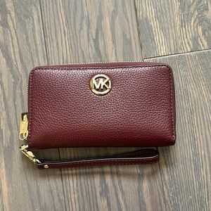 Michael Kors Fulton Wristlet